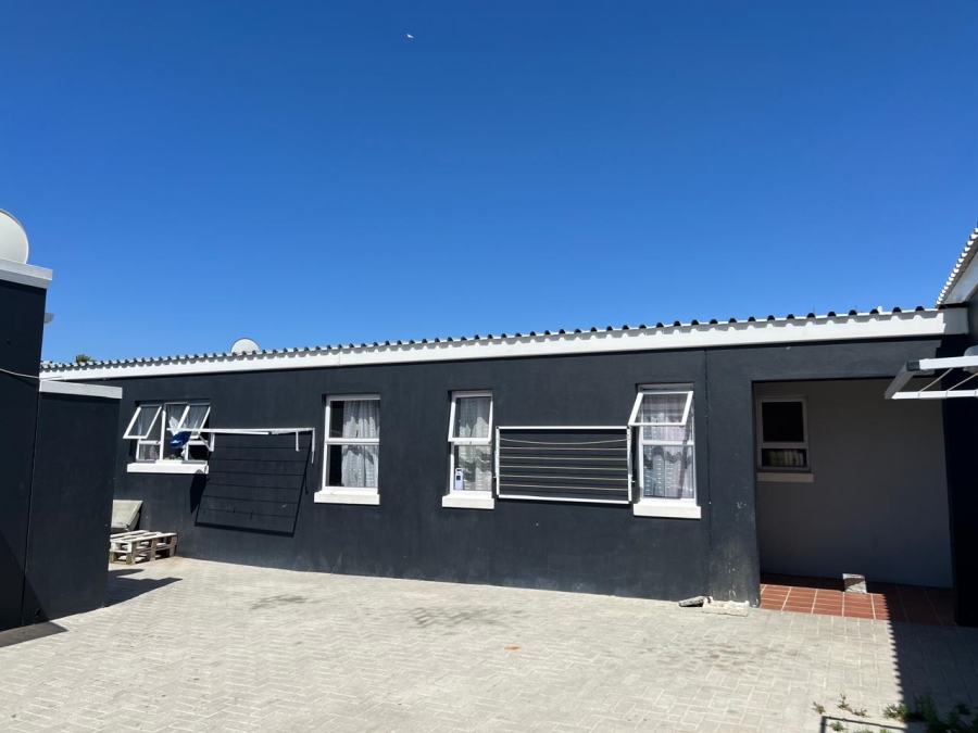 7 Bedroom Property for Sale in Malibu Village Western Cape